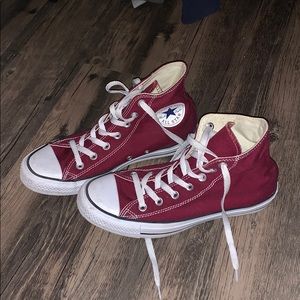 maroon converse! size 8 womens